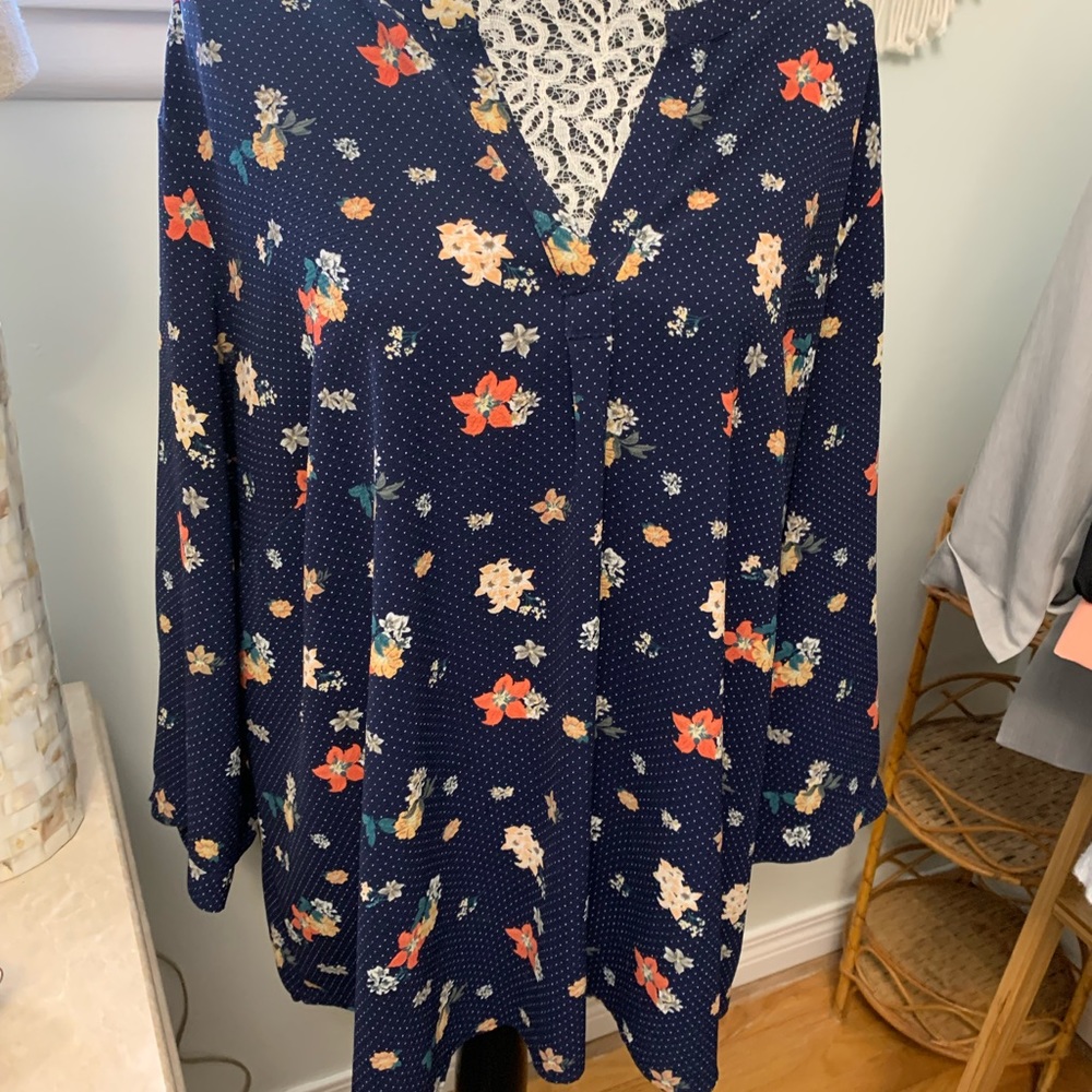 Dalia women’s 3/4 length blouse in navy blue floral